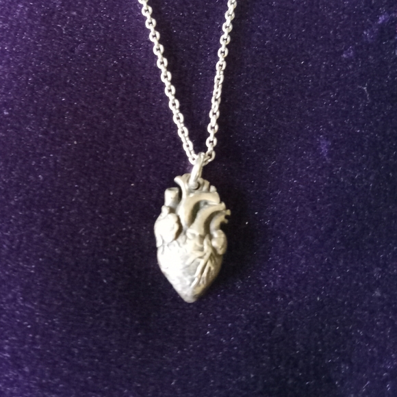 STERLING SILVER anatomically Correct Heart Pendant Necklace 18" - Picture 2 of 2